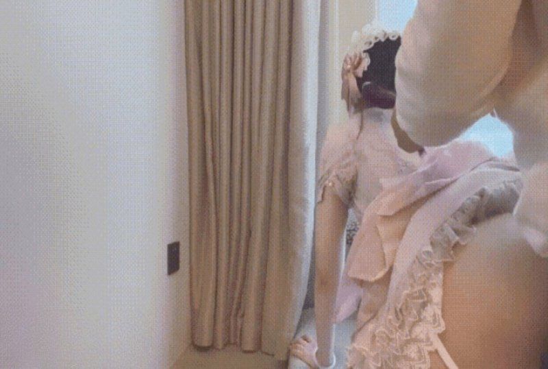 杏吧传媒 小萝莉被啤酒肚拉住双马尾后入暴力抽插-洛洛幻想屋