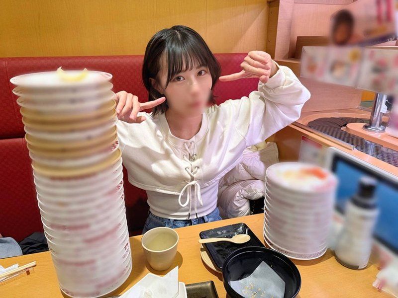 【稀少・对比②】彷彿怀孕！和大胃王肚腩女友（20岁）的自拍SEX 乳头硬挺5公分摇晃的激烈骑乘位＆大量无套中出【素人个人拍摄】