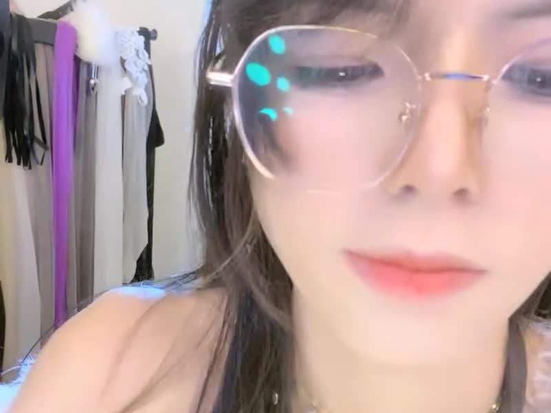 极品尤物眼镜女神！极度骚诱惑