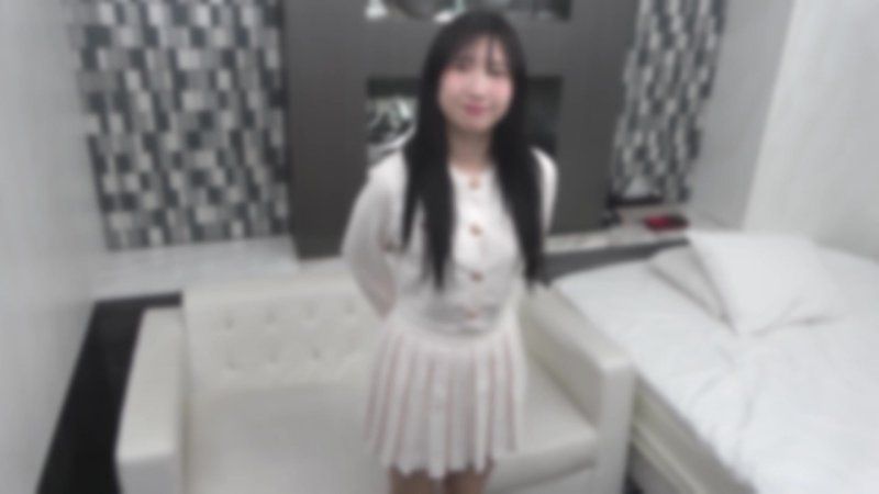 【限定公开】长髮白皙巨乳妹被大鸡巴情色自拍师玩弄。被和男友不同的鸡巴的粗暴磨擦，在快感中高潮。