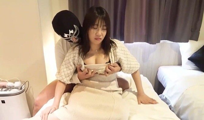 【露脸，无码】这位已婚妇女总是吹嘘自己的丈夫，并声称自己从未出轨，所以她可能真的不想出轨。